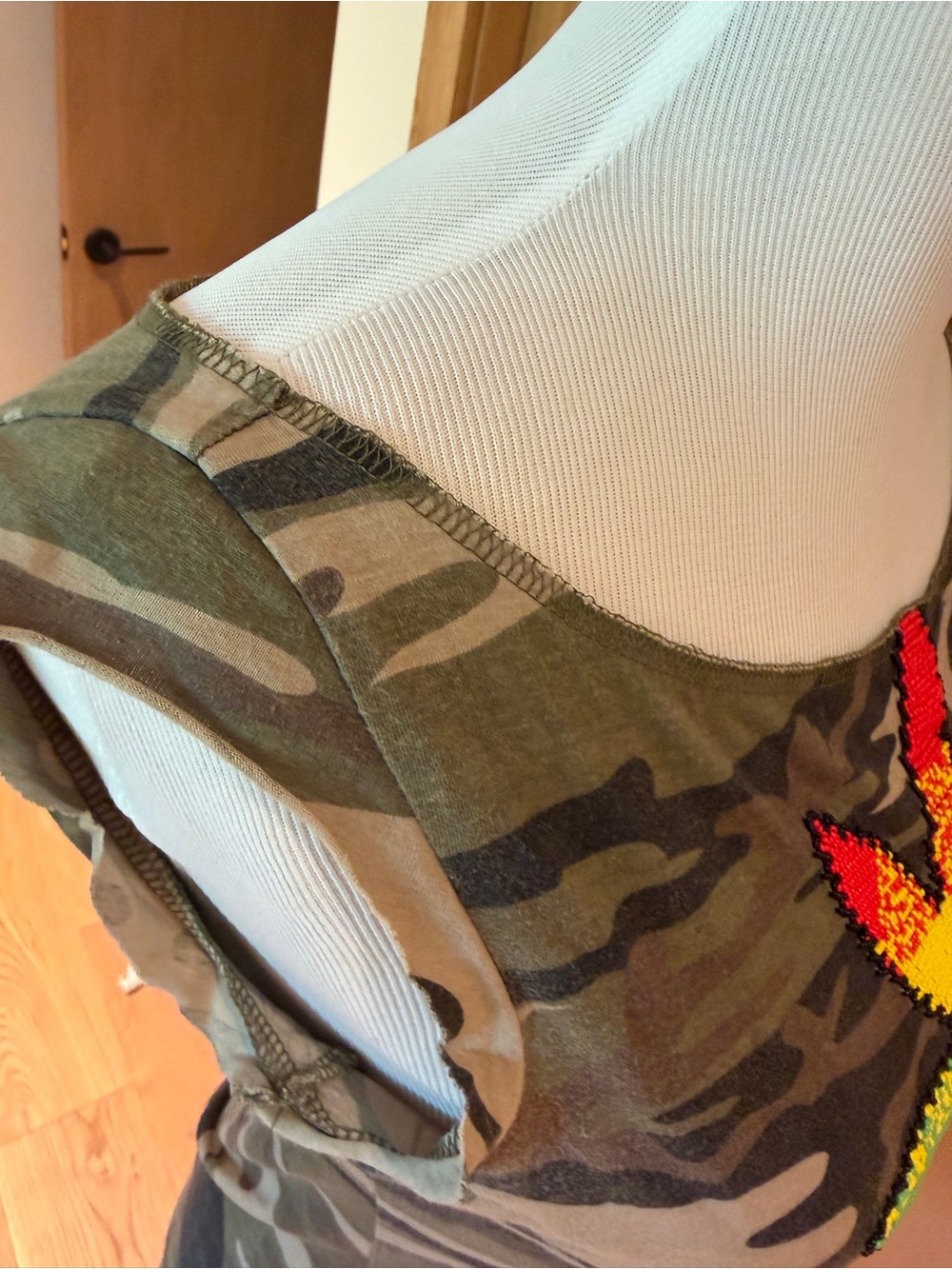 Vintage Y2K Miss Sixty Camo Hand Beaded Cannabis Leaf Tank Top Size S - Picture 8 of 12